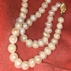 Luxurious fresh water pearls with 14/20 gold clasp